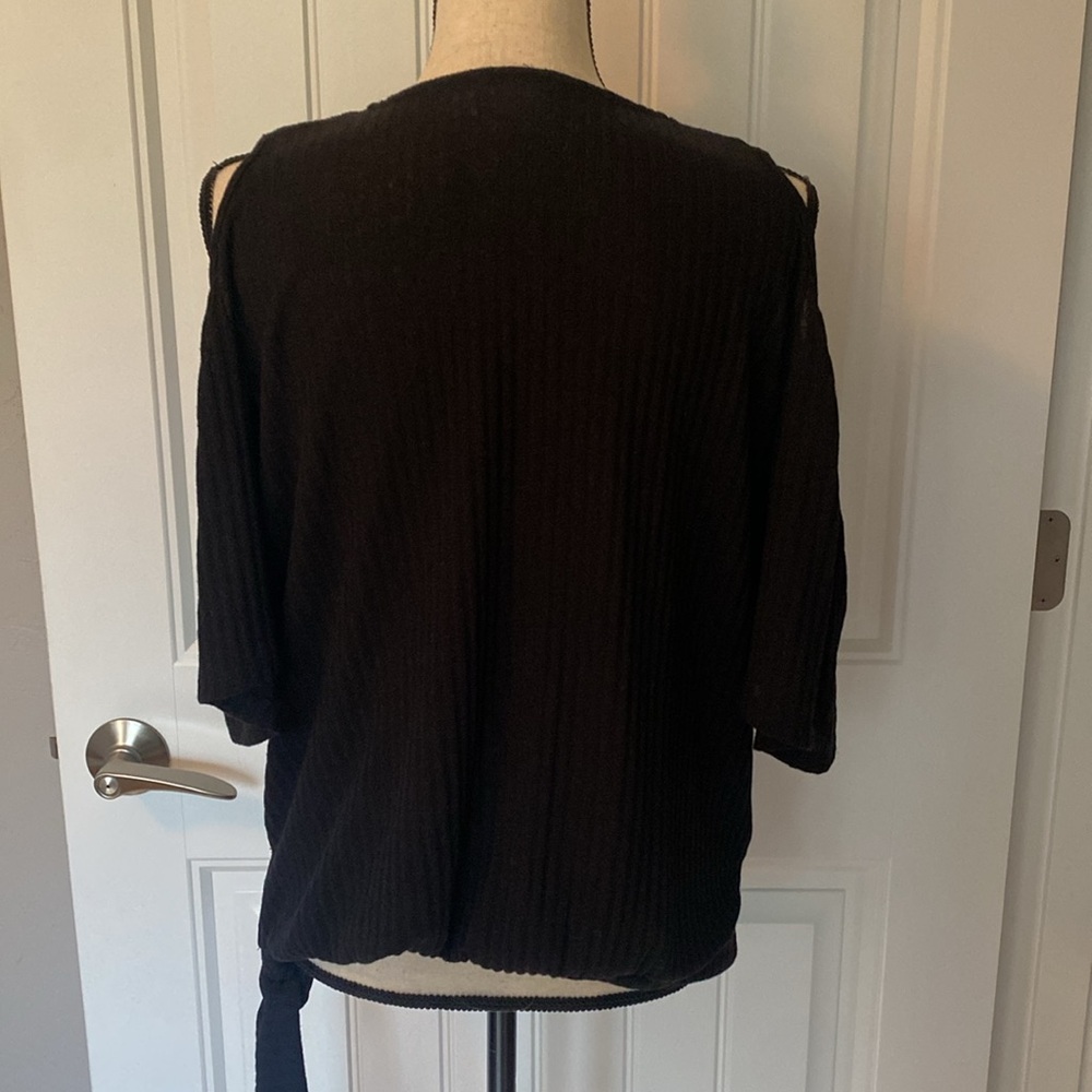 Blu Pepper Ribbed Knit Cold Shoulder Top - Picture 10 of 12